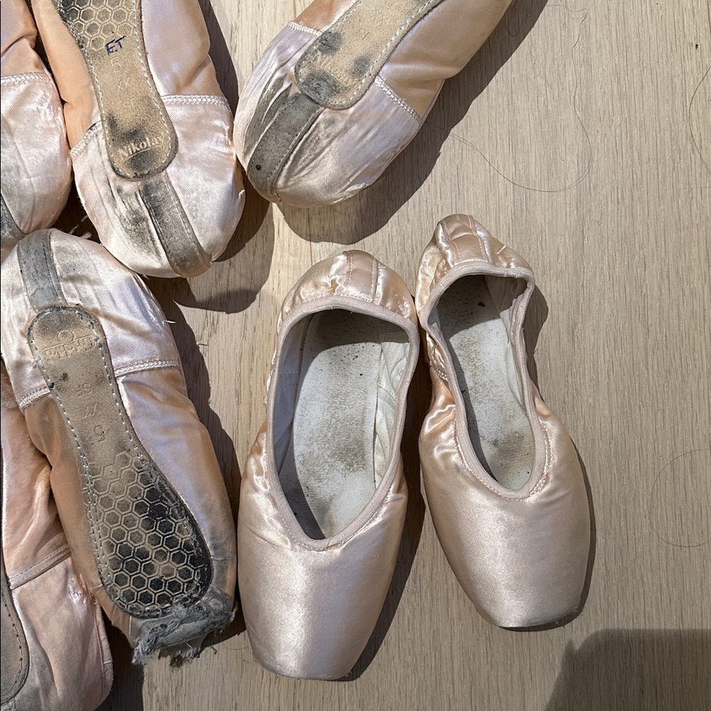 Assorted Used Pointe Shoes - Picture 3 of 3